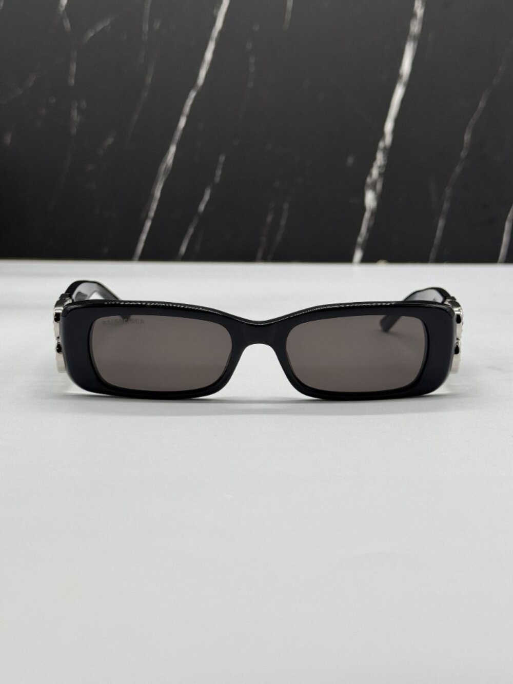 NEW BALENCIAGA BB0096S 017 BLACK RECTANGLE UNISEX SUNGLASSES BALENCIAGA EYEWEAR - Picture 4 of 9
